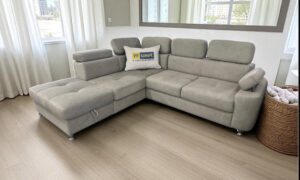 Loretta Nagy Sarokkanapé